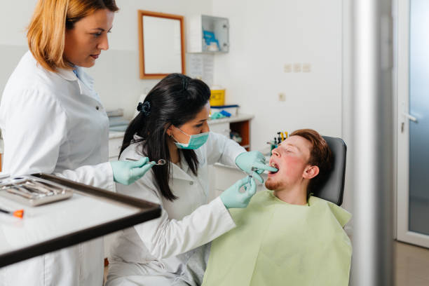 Best Broken or Cracked Tooth Emergency Dentist in Reeds Spring, MO